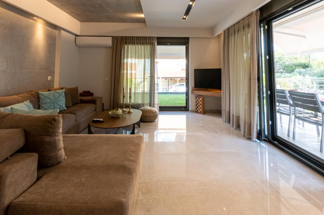 3 Doors Villas Nea Iraklitsa エクステリア 写真