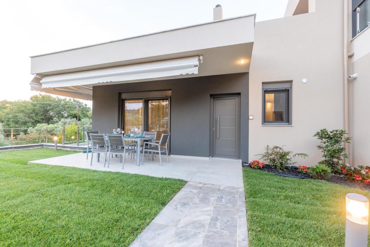 3 Doors Villas Nea Iraklitsa エクステリア 写真